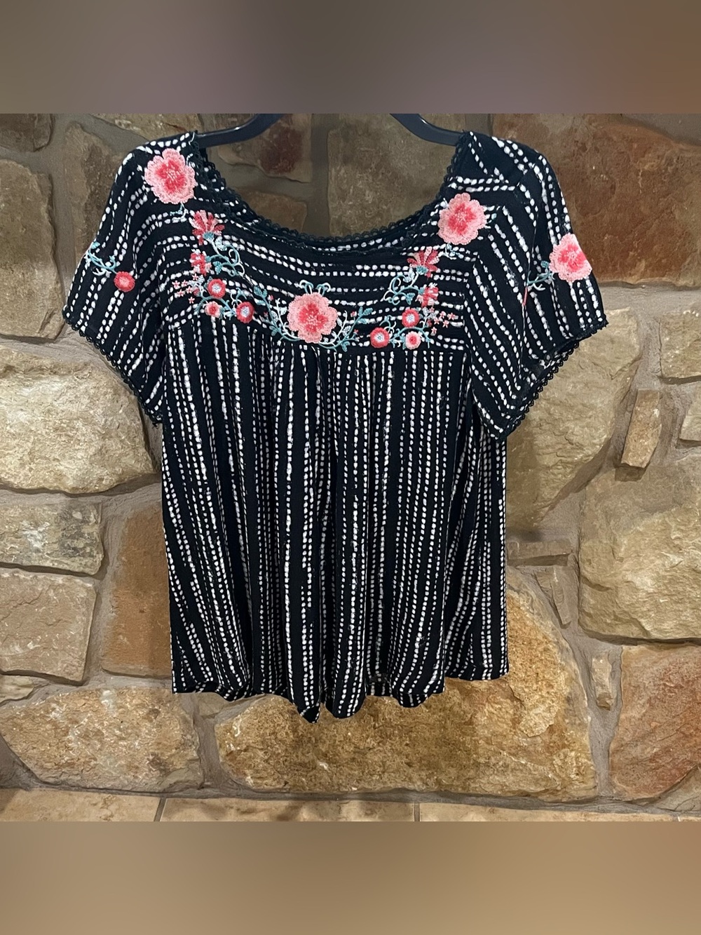 Savanna Jane Boho Blouse Embroidery & Lace Trim Women's Small Black White Pink
